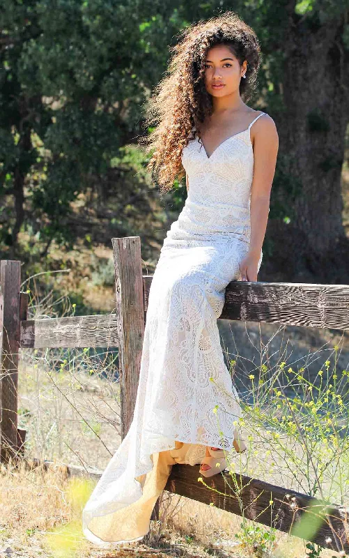Ballroom - ready luxury wedding dressAll Who Wander Ryder - Size 10