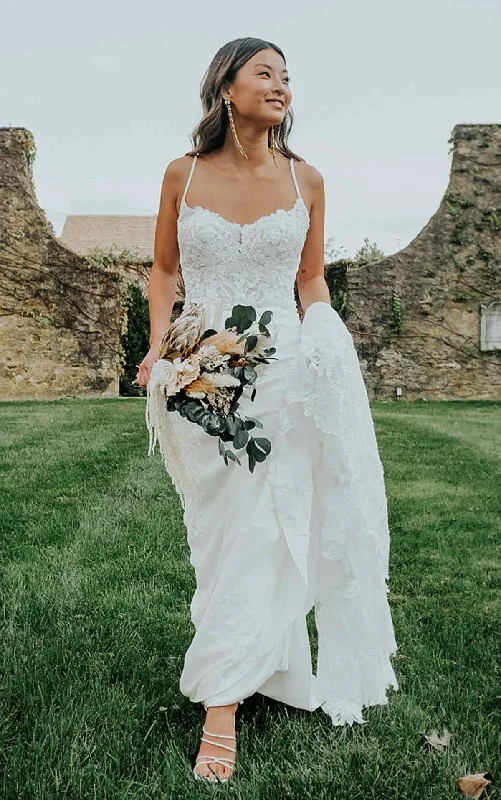 Feather - trimmed wedding dress for a romantic touchD3458