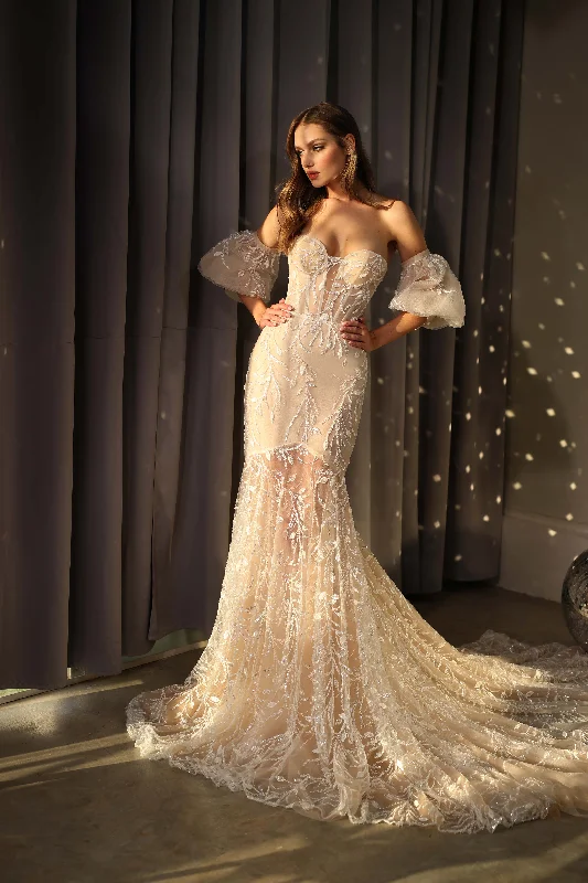 Pearl - studded wedding dress for a refined lookJet