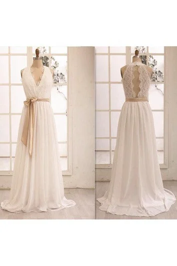 Scuba - fabric wedding dress for a modern fitKnee-Length Halter Keyhole Chiffon Lace Dress