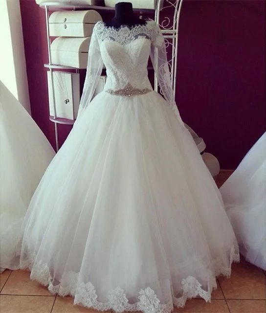 Illusion - sleeved wedding dress for a delicate lookLace Long Sleeves Vintage Wedding Dresses Princess Illusion - sleeved wedding dress for a delicate lookLace Long Sleeves Vintage Wedding Dresses Princess