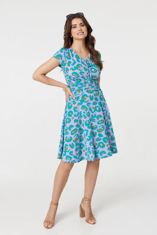 "Comfortable maternity dresses for pregnant women"Animal Print Ruched Front Jersey Dress