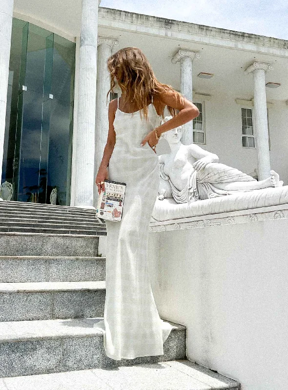 "Hurry! Limited Stock - Get Your Dream Dress with a Special Discount"Karamu Maxi Dress Cream